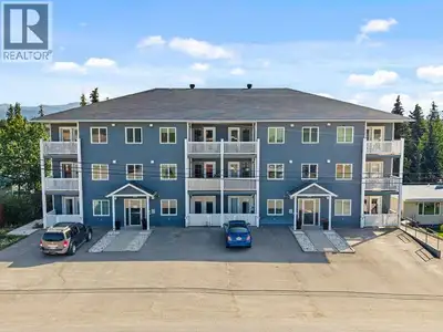 Beautiful Views & Exceptional Value! Enjoy bright, comfortable living in this lovely almost 1100sf,...