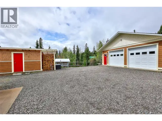 3848 RAINBOW/3861 WATER ST Drive Kamloops, British Columbia in Houses for Sale in Kamloops - Image 5