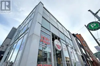 Turnkey 3,100sq. ft. salon & spa space in the heart of Trinity-Bellwoods. Professionally built-out w...
