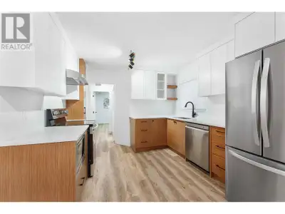 1567 PRAIRIE AVENUE Port Coquitlam, British Columbia