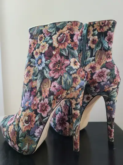 Brand new women bootis Size 8, View more
