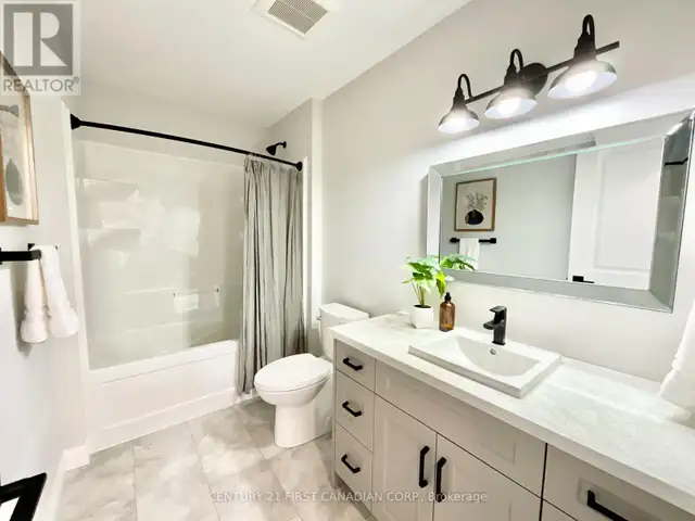 6 SHELDABREN STREET North Middlesex (Ailsa Craig), Ontario in Houses for Sale in Grand Bend - Image 19