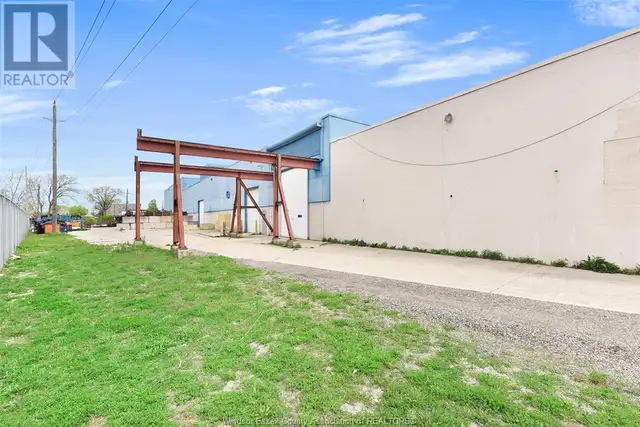 1153 TECUMSEH ROAD West Windsor, Ontario in Commercial & Office Space for Rent in Windsor Region - Image 25