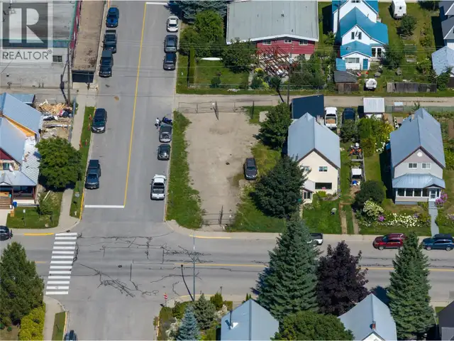 200 Third Street E Revelstoke, British Columbia in Land for Sale in Revelstoke - Image 7