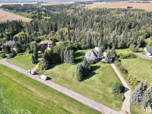 16 Silverchief Close Rural Sturgeon County, Alberta in Houses for Sale in Edmonton - Image 2