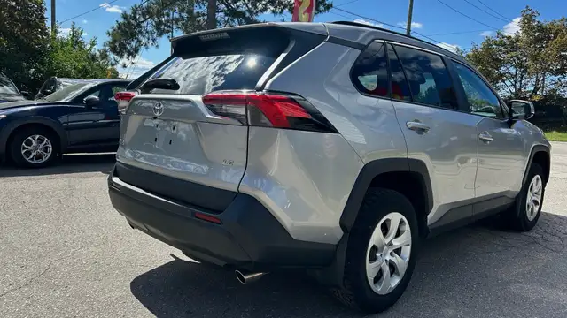 2021 Toyota RAV4 LE -NO ACCIDENT-LOW MILEAGE-BLIND SPOT MONITOR- in Cars & Trucks in Markham / York Region - Image 6
