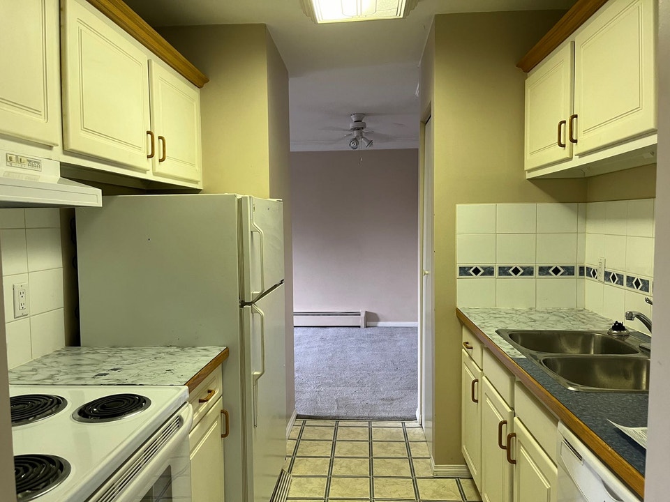 2 Bed 1 Bath Unit in Red Deer, AB 2