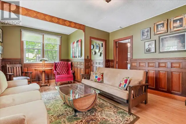94 CENTRE STREET Niagara-on-the-Lake (Town), Ontario in Houses for Sale in St. Catharines - Image 11