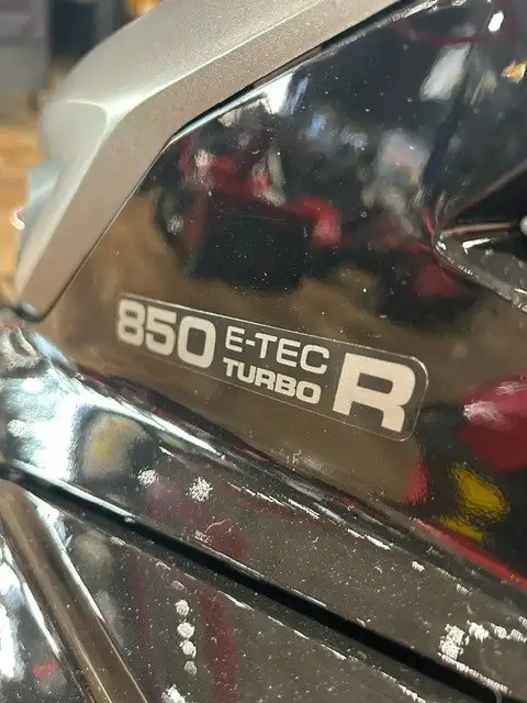 2025 Lynx Shredder DS 3900 850 E-Tec Turbo R 3.0 SHOT in Snowmobiles in St. Albert - Image 6