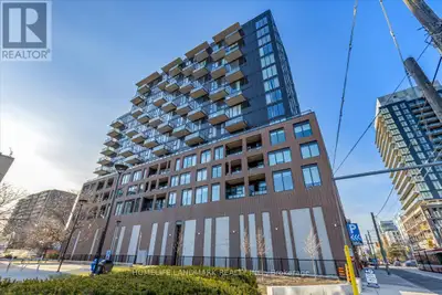 Welcome to this stunning 1+1 bedroom condo at 270 Dufferin St, ideally located just steps from Liber...