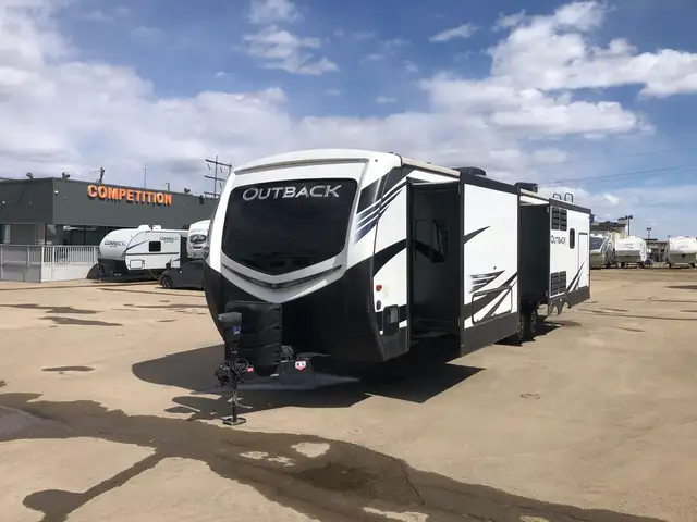 2020 Keystone RV Outback 328RL in Travel Trailers & Campers in St. Albert - Image 5