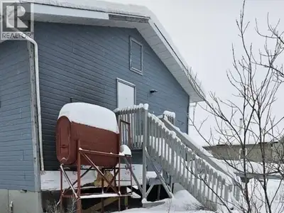 3 bedrooms, 1 full bathroom property located in Inuvik. (id:24493) MLS® #6567 The trademarks MLS®, M...