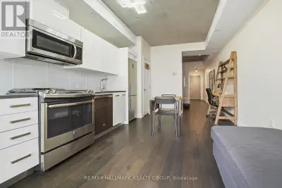 Open House - Sunday May 17 - 2:00-4:00pm Experience urban sophistication at 224 Lyon Street in the i...