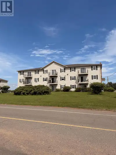 Beautifully renovated and move in ready, this affordable two bedroom, one bathroom condo in Stratfor...
