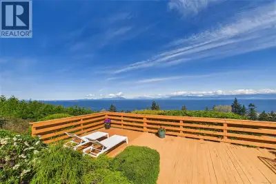 A truly rare opportunity to own a private residence that seamlessly combines exceptional privacy wit...