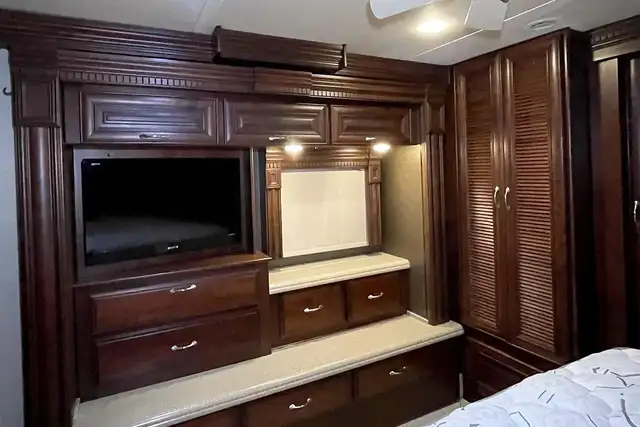 2014 MONACO DYNASTY 44PDQ in RVs & Motorhomes in Red Deer - Image 37