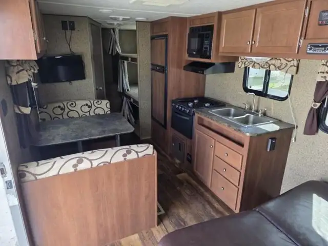 2013 Crossroads RV Z 1 ZT251BH in Travel Trailers & Campers in Penticton - Image 8