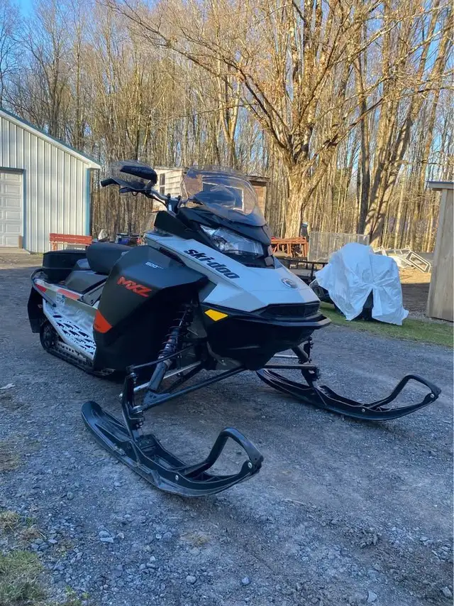 2022 SKI-DOO MXZ 600 EFI 129 - $110 BI-WEEKLY! in Snowmobiles in Edmonton - Image 3