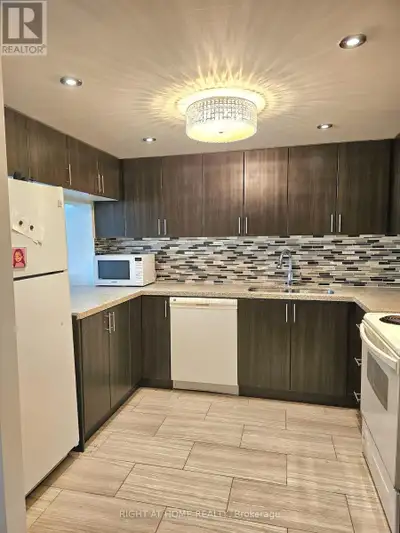 The Liberties Tower II Bright 2 Bedrooms plus Solarium (Can be Den or Small 3rd Bdrm) on Penthouse F...