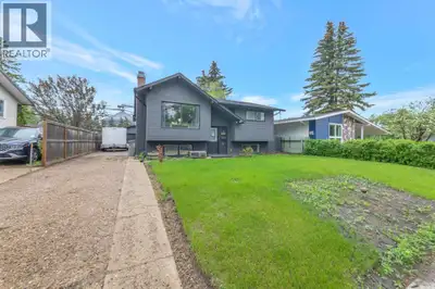 Welcome home! This very well-maintained bi-level is located on a quiet street in Lloydminster, Alber...