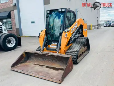 Heavy-duty Case TV450B Track Loader ready for work. * Model: TV450B * 1.98 m (78”) LPE Bucket * Appr...