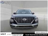 2022 Hyundai Venue Essential Odometer is 11586 kilometers below market average! Ready for anything,... (image 5)