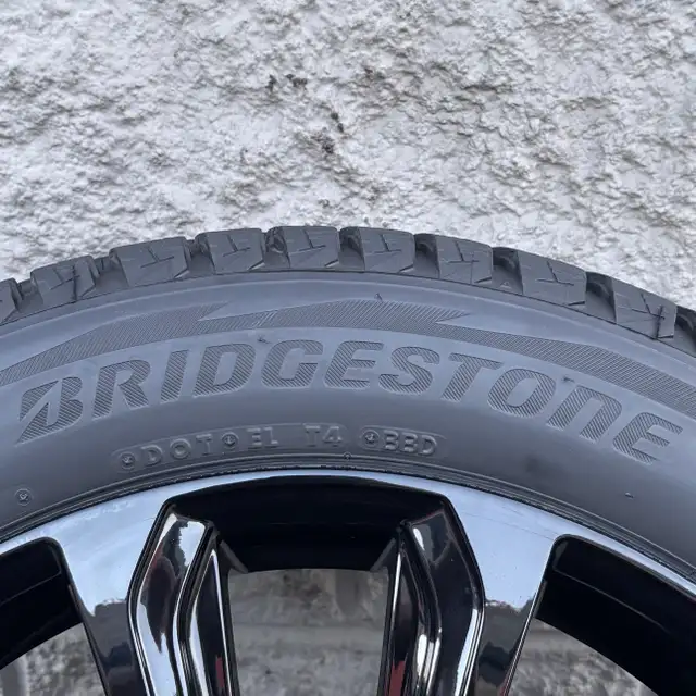 (97%) 4x 225/55R19 Bridgestone Winters w/ Volvo 19" Rims in Tires & Rims in City of Toronto - Image 6