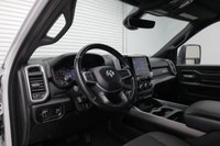 NAVIGATION SYSTEM, SPORT APPEARANCE PACKAGE, REAR AUTO-LEVELLING AIR SUSPENSION, BLACK PREMIUM CLOTH... (image 9)