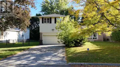 Outstanding opportunity in prestigious St. Andrews! This large 80 ft x 125 ft (10,000 sq. ft.) lot o...