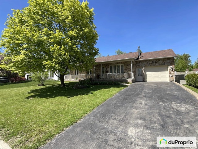 $739,000 - Bungalow for sale in Chateauguay — photo 1