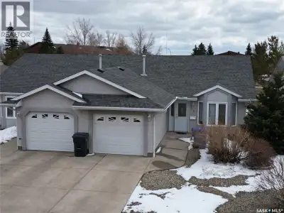 Welcome to this charming and well-maintained 2 bedroom, 1 bathroom single-level DUPLEX, offering com...