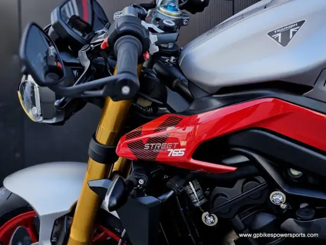 2026 Triumph Street Triple RX in Street, Cruisers & Choppers in Oshawa / Durham Region - Image 23