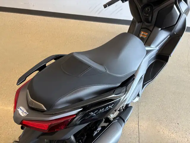2025 Yamaha Xmax in Sport Touring in Saskatoon - Image 5