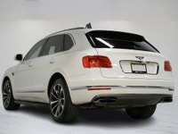 This 2017 Bentley Bentayga W12 | Panoramic Roof | 21 Wheels is a Canadian vehicle, representing the... (image 4)