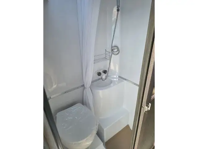 2026 Northern Lite Limited Edition 8-11EXLEDB Face-to-Face Dinet in Travel Trailers & Campers in Penticton - Image 18