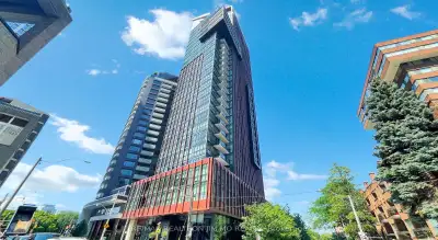 Price: $699,000 / $2,652/mo Bright 2 bedroom West Facing Suite With Balcony. High End Custom Applian...