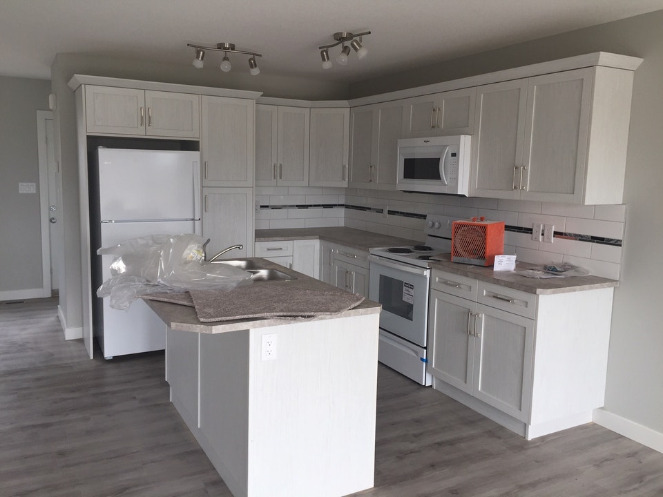 Beautiful townhouse in Sylvan Lake 2