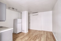 Akelius studio apartment for rent. Located near blvd Saint-Laurent in the Plateau Mont-Royal neighbo... (image 4)