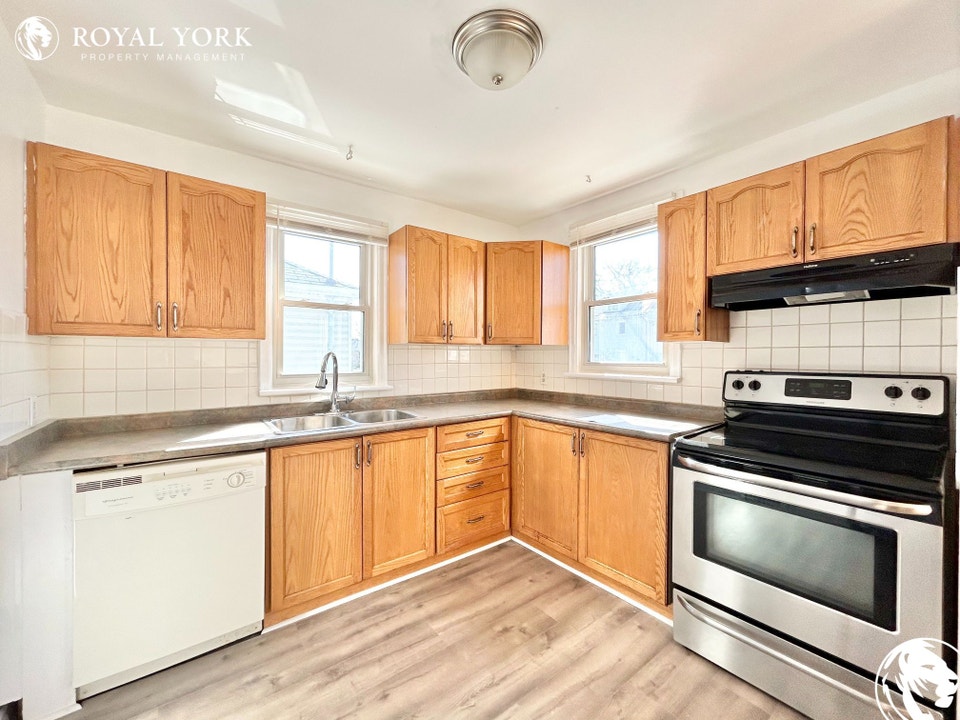 4 BED 1 BATH HOUSE FOR RENT 405 UPPER WELLINGTON ST Long Term