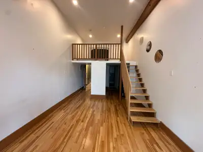 Grand loft avec mezzanine au cœur du Plateau