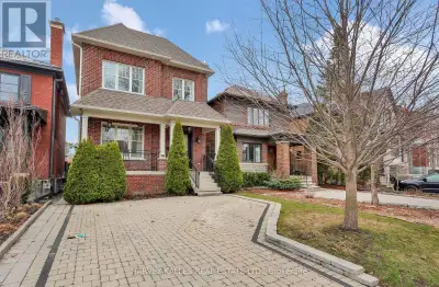 Stunning Executive Home In Wanless Park! This Almost New Residence Sits Gracefully On A 30 Ft Lot An...