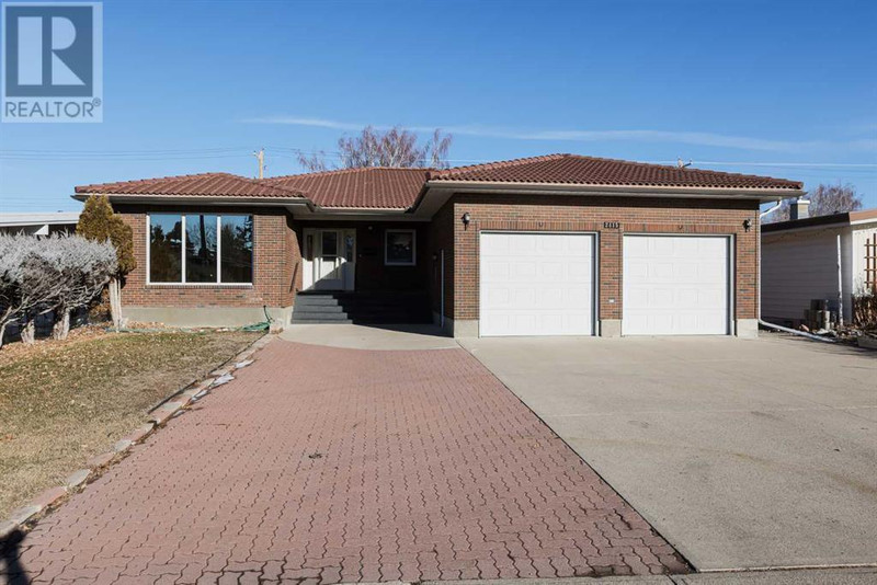 2415 16 Avenue S Lethbridge, Alberta Houses for Sale Lethbridge