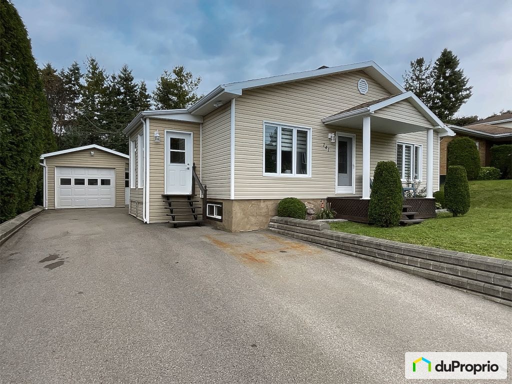 $380,000 - Bungalow for sale in Chicoutimi (Chicoutimi) — photo 1