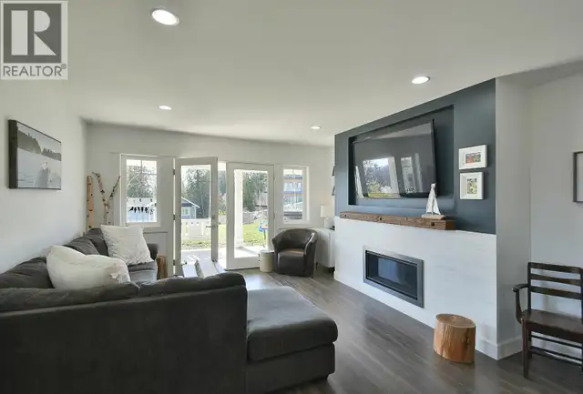 605 WOODLAND AVENUE Gibsons, British Columbia in Condos for Sale in Sunshine Coast - Image 22