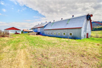 Beauce : Adstock Ancienne ferme laitière sur 207 acres