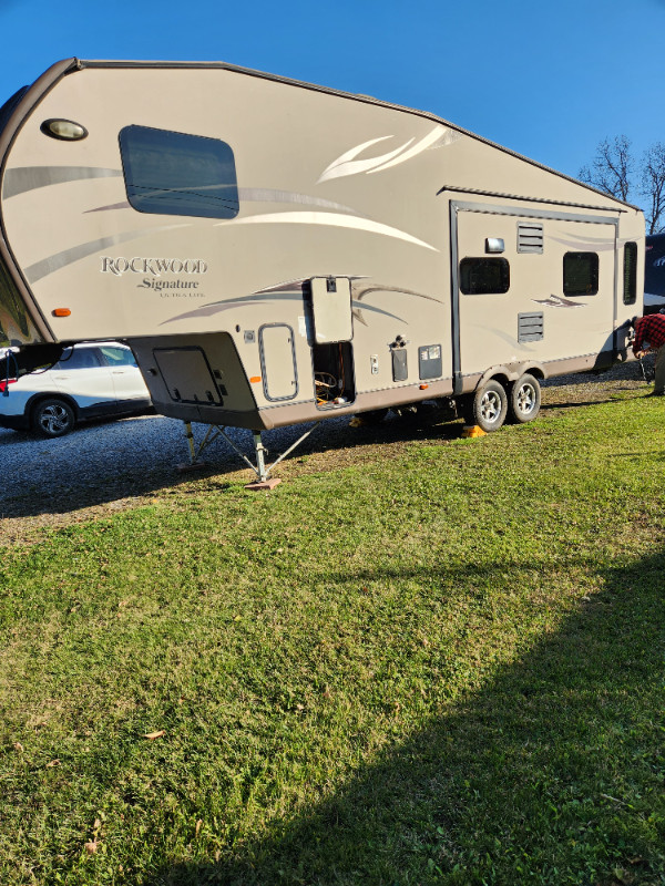 Rockwood 28 foot Fifth wheel in Travel Trailers & Campers in Thunder Bay - Image 2