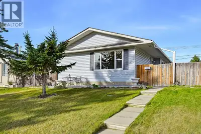 ***LIVE UP, RENT DOWN POTENTIAL!*** Welcome to this BEAUTIFULLY RENOVATED and exceptionally well mai...