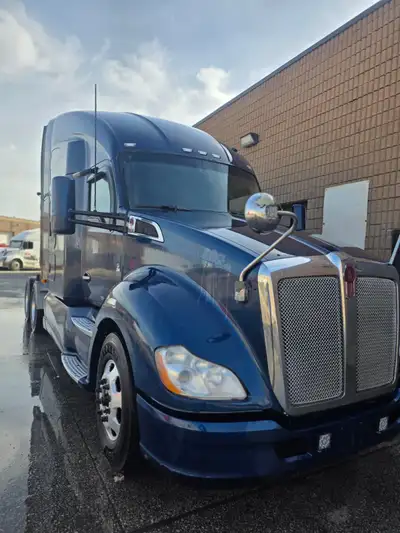 Paccar Engine, 13-Speed Manual, 3.36 Ratios, New Turbo (6 month), New Starter, Aluminum Wheels, Frid...
