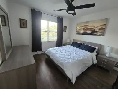 Female wanted Beautifully furnished room, in an all female household. All utilities are all included...