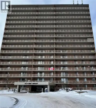 Rarely offers renovated penthouse featuring 3 bedrooms, 2 bathrooms and an impressive 2,149 sq ft of...